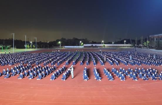 奮斗成就夢(mèng)想‖南昌向遠(yuǎn)軌道技術(shù)學(xué)校組織學(xué)生觀看開學(xué)第一課