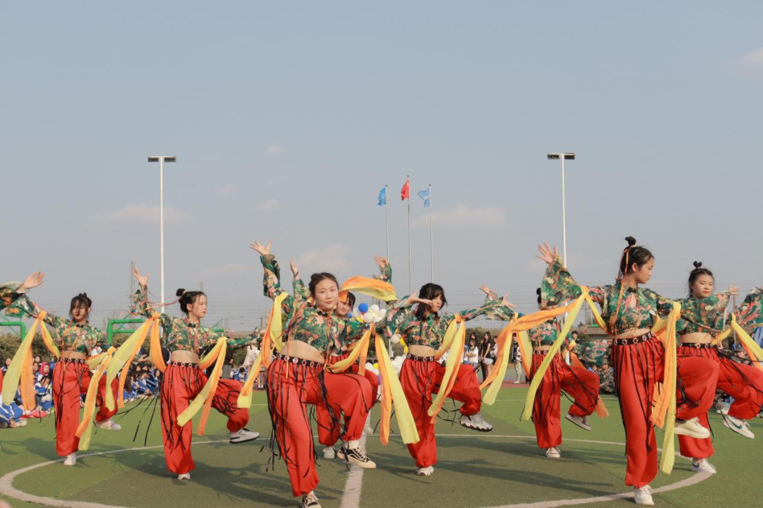 南昌向遠軌道學校第五屆校園文化節(jié)開幕式暨文藝匯演隆重舉行