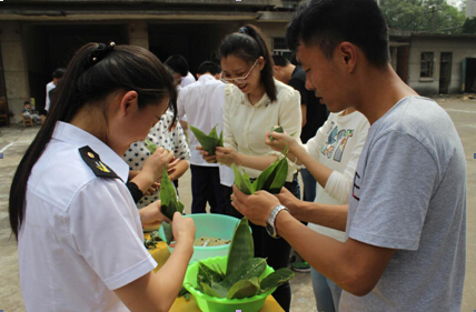 南昌向遠軌道技術(shù)學校舉辦教職工“慶端午 包粽子”大賽