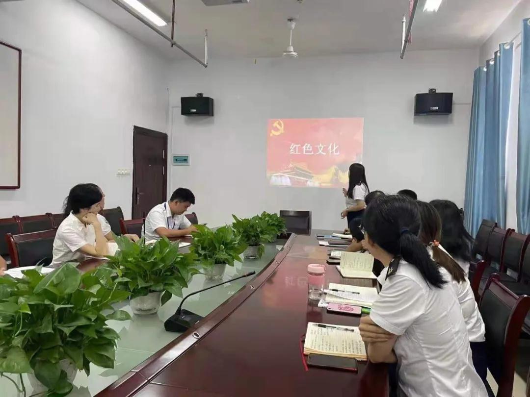 南昌向遠軌道技術(shù)學校開展思政教師德育研討會