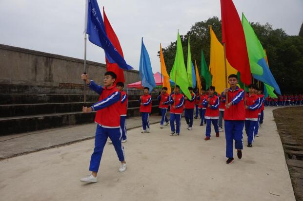 南昌向遠(yuǎn)軌道技術(shù)學(xué)校第四屆趣味運動會順利召開