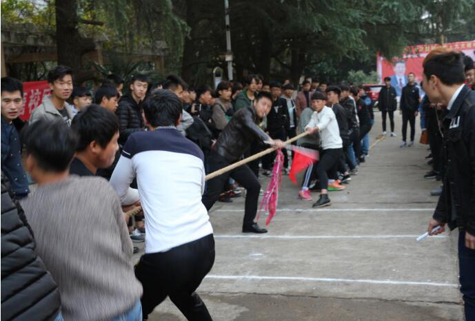 南昌向遠軌道技術(shù)學校向塘校區(qū)供電系順利舉行拔河比賽