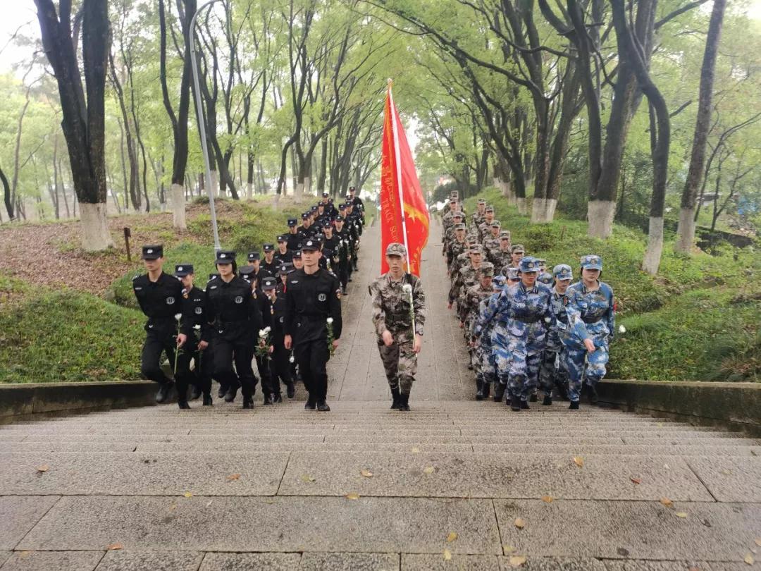 學習黨史，致敬英雄---南昌向遠軌道技術學校開展清明節(jié)祭掃主題團日活動