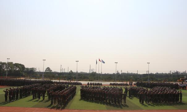 南昌向遠軌道技術(shù)學(xué)校2019級新生開學(xué)典禮暨軍訓(xùn)匯演表彰大會隆重舉行