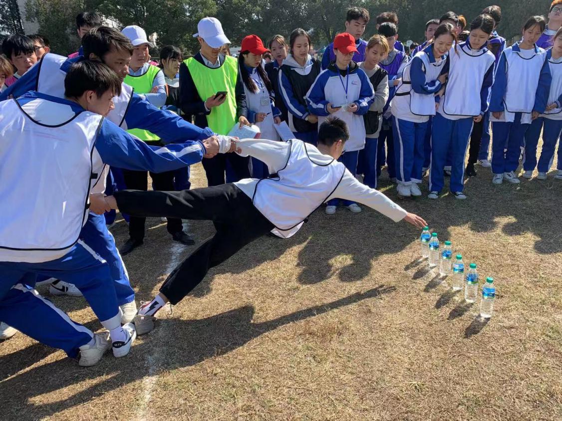 熱烈祝賀南昌向遠(yuǎn)軌道技術(shù)學(xué)校第五屆趣味運(yùn)動(dòng)會(huì)順利召開